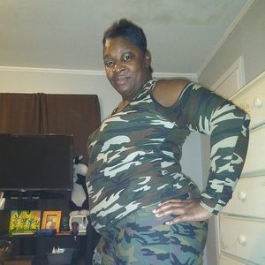 Meet your Posher, Sharron